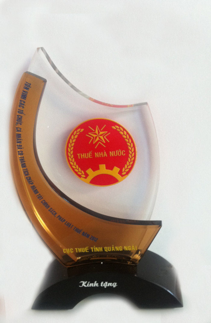 Huy chương lưu niệm Phú Điền vì đã chấp hành tốt chính sách thuế